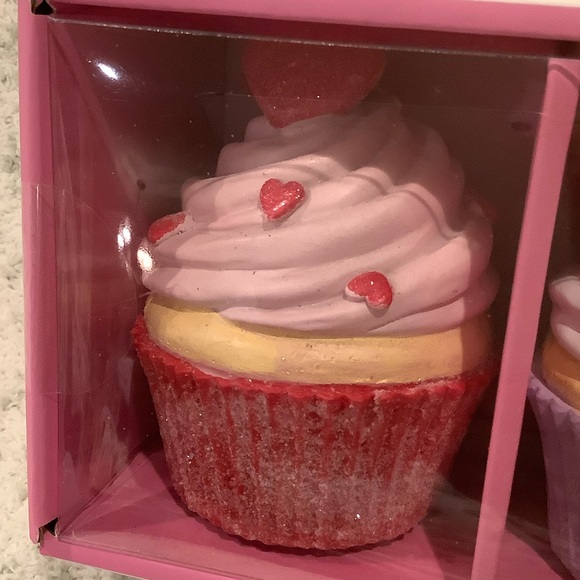 Set of 3 Love Colorful Glitter Valentine's Cupcakes Décor NWT Resin - Picture 12 of 16
